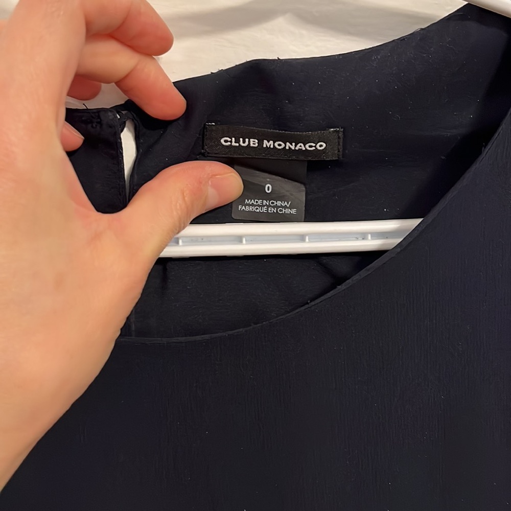 Club Monaco navy feather shift dress size 0 like new. Perfect condition